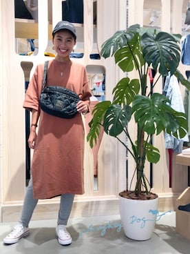 「ノーティードッグ」｜「アイテム（キャップ）」を使った、Naughty Dog KOYAさん（レディース・162cm）の夏コーディネート