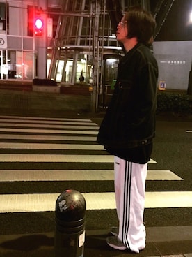 「Levi's」｜「アイテム（デニムジャケット）」を使った、Royさん（メンズ・179cm）の冬コーディネート