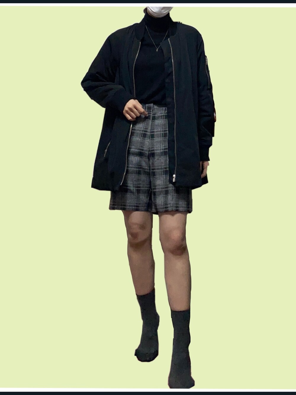 「今日のコーデ、シンプルコーデ、大人コーデ、ニット、ハーフパンツ、wearhalloween2020、チェック、EMODA、MA-1、ZARA」｜「EMODAのジャストウエストハーフパンツ（その他パンツ、その他）」を使った、manamiさん（レディース・168cm）の秋コーディネートの1枚目の写真