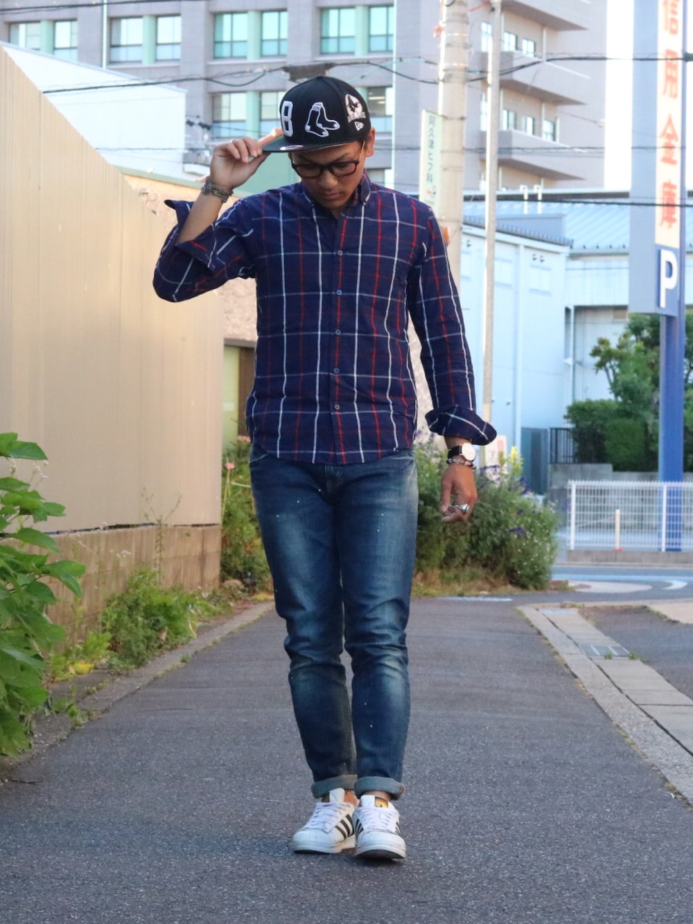 「休日スタイル、アメカジ、ラフ、カジュアル、プチプラ、キャップ、夏」｜「NEW ERAのアイテム（キャップ、ブラック系）」を使った、rettiyさん（メンズ・171cm）の夏コーディネートの1枚目の写真