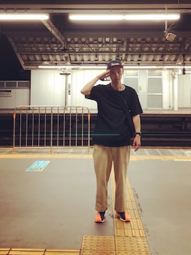 「メゾン キツネ(MAISON KITSUNE)」｜「アイテム（チノパンツ）」を使った、せいsanさん（メンズ・177cm）の夏コーディネート