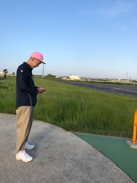 「BEN DAVIS（ベンデイビス）のアイテム（スラックス）」を使った、せいsanさん（メンズ・177cm）の春コーディネート