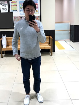 「Abercrombie&Fitch（アバークロンビーアンドフィッチ）のアイテム（ニット/セーター）」を使った、mrchildrenさん（メンズ・180cm）の春コーディネート