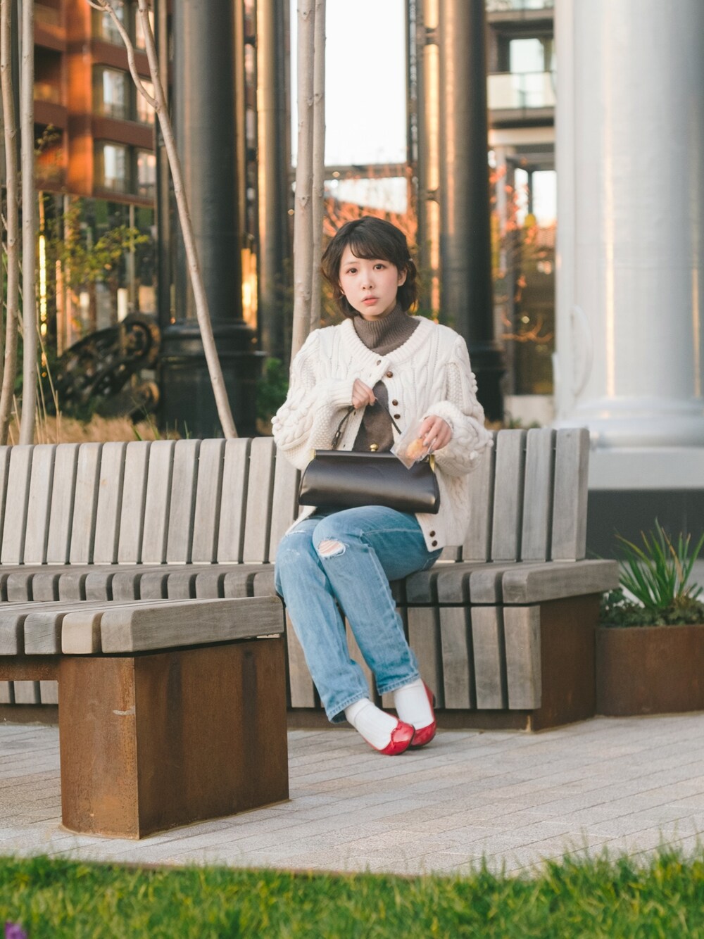 「noble、RUBY AND YOU、repetto、vintage、wcloset、おしゃれさんと繋がりたい、ootd、ロンドン、fashion、春コーデ」｜「Nobleのアイテム（ニット/セーター、その他）」を使った、Rach 🌌さん（レディース・163cm）の春コーディネートの1枚目の写真