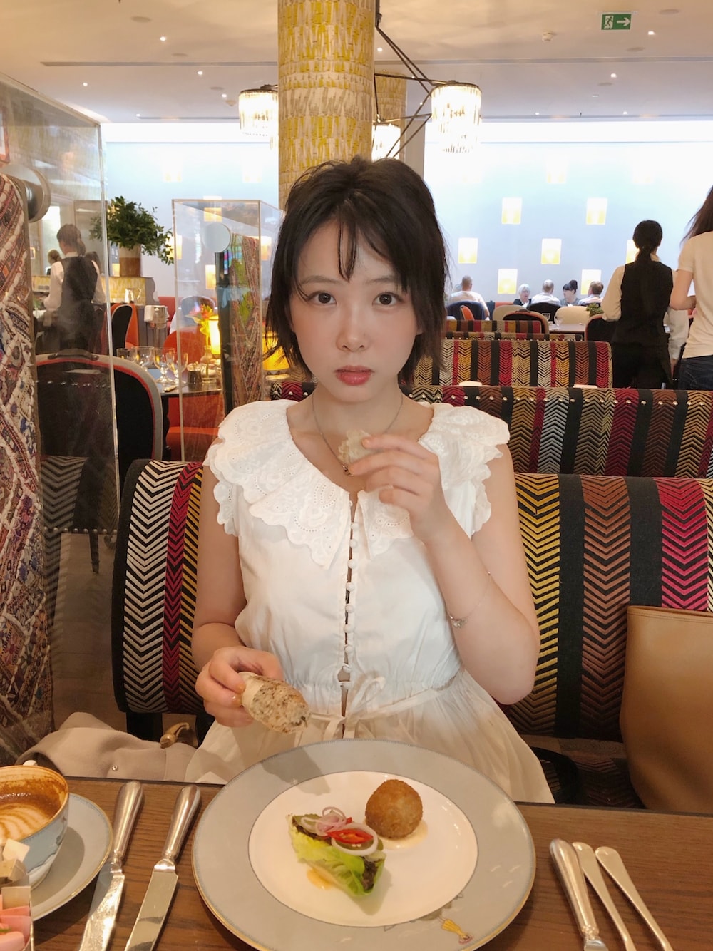 「rubyandyou、ロンドン、FUDGE、GISELe、おしゃれさんと繋がりたい、夏コーデ、今日のコーデ、RUBY AND YOU」｜「RUBY AND YOUのアイテム（ワンピース/ドレス、ホワイト系）」を使った、Rach 🌌さん（レディース・163cm）の夏コーディネートの1枚目の写真