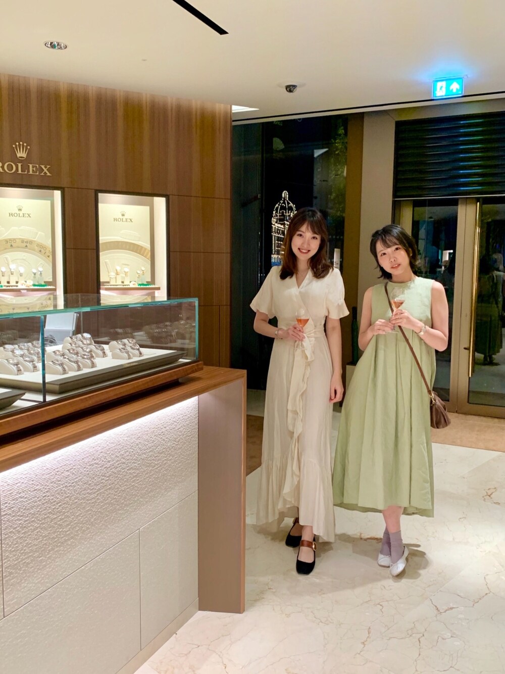 「今日のコーデ、今日の服、rachslook、MilaOwen、LOEWE、Plage、私服、ロンドン、おしゃれさんと繋がりたい、おしゃれになりたい」｜「Mila OwenのバックリボンAラインリネンワンピース（ワンピース、ブラック系）」を使った、Rach 🌌さん（レディース・163cm）の秋コーディネートの1枚目の写真