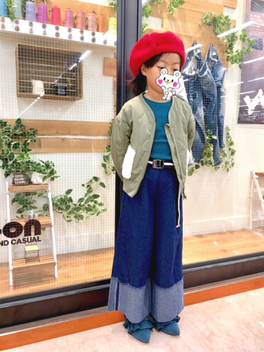 「秋コーデ、ワイドパンツ、キッズコーデ、キッズファッション、女の子、ベレー帽、ライトオン、Right-on、kids、おでかけ」｜「Right-onのアイテム（ミリタリージャケット、グリーン系）」を使った、アラフィフが見えてきた。。。さん（メンズ・174cm）の秋コーディネートの1枚目の写真