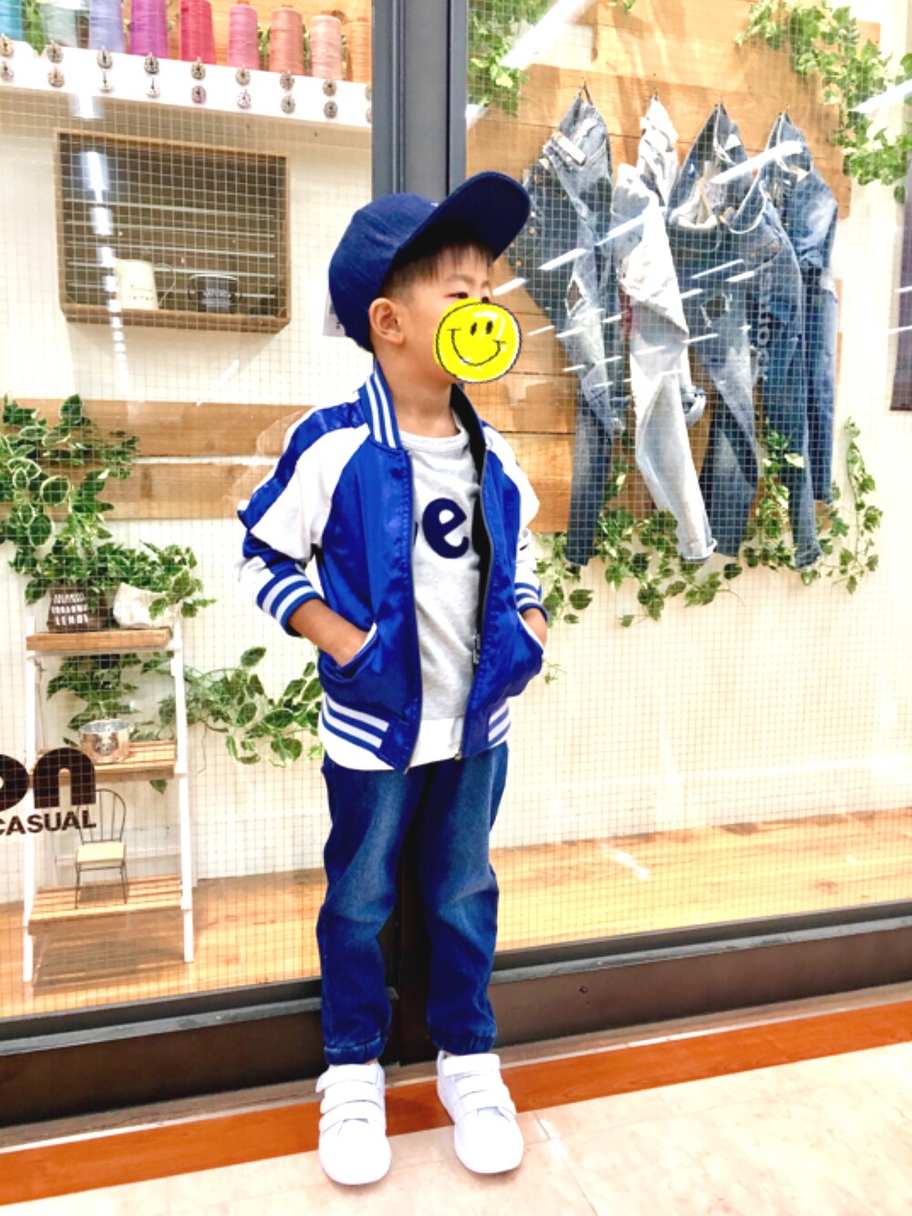 「キッズファッション、kids、秋コーデ、カジュアル、おとこのこ、男の子、キッズコーデ、おでかけ、福井、ライトオン」｜「Right-onの【MPS】サテンベロアブルゾン（ブルゾン、ブルー系）」を使った、アラフィフが見えてきた。。。さん（キッズ・174cm）の秋コーディネートの1枚目の写真