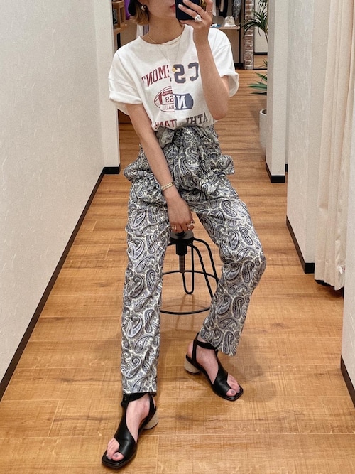吉本杏奈さんのコーディネート