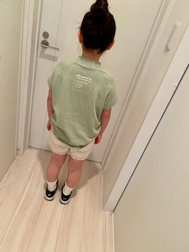 「classicalelf（クラシカルエルフ）の【親子おそろい】キッズフレンチラグラン ミドル丈ロゴプリントTシャツ(半袖)（Tシャツ/カットソー、グリーン系）」を使った、megruさん（キッズ・120cm）の夏コーディネート