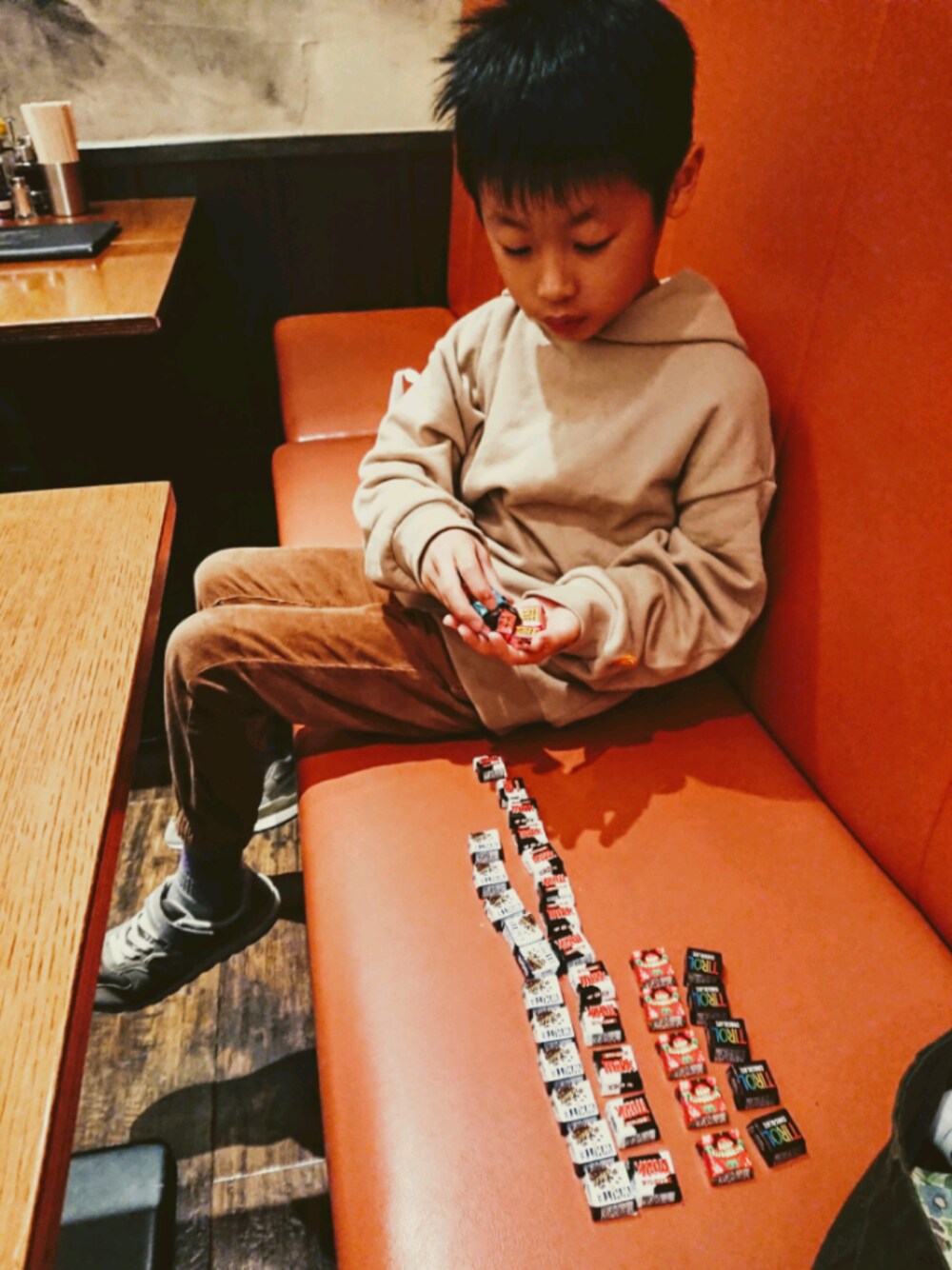 「男の子コーデ」｜「green label relaxingのアイテム（パーカー、ベージュ系）」を使った、ぷくぷくさん（キッズ・120cm）の秋コーディネートの1枚目の写真