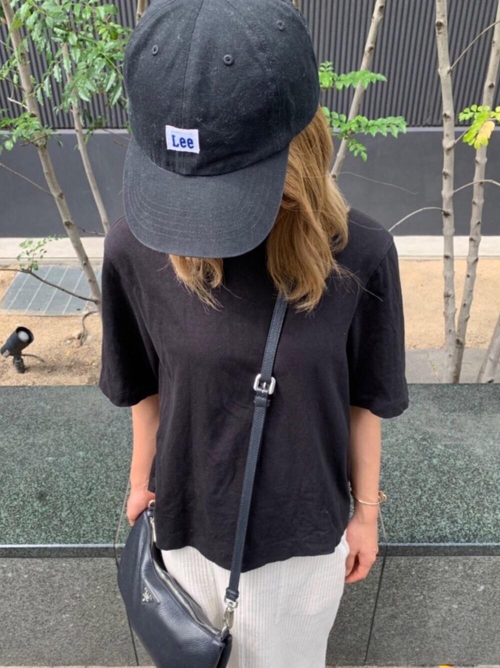 「カジュアルコーデ、休日スタイル、ブラック、プチプラコーデ、GU、キャップ」｜「GUのアイテム（Tシャツ/カットソー、ブラック系）」を使った、DHさん（レディース・153cm）の夏コーディネートの1枚目の写真