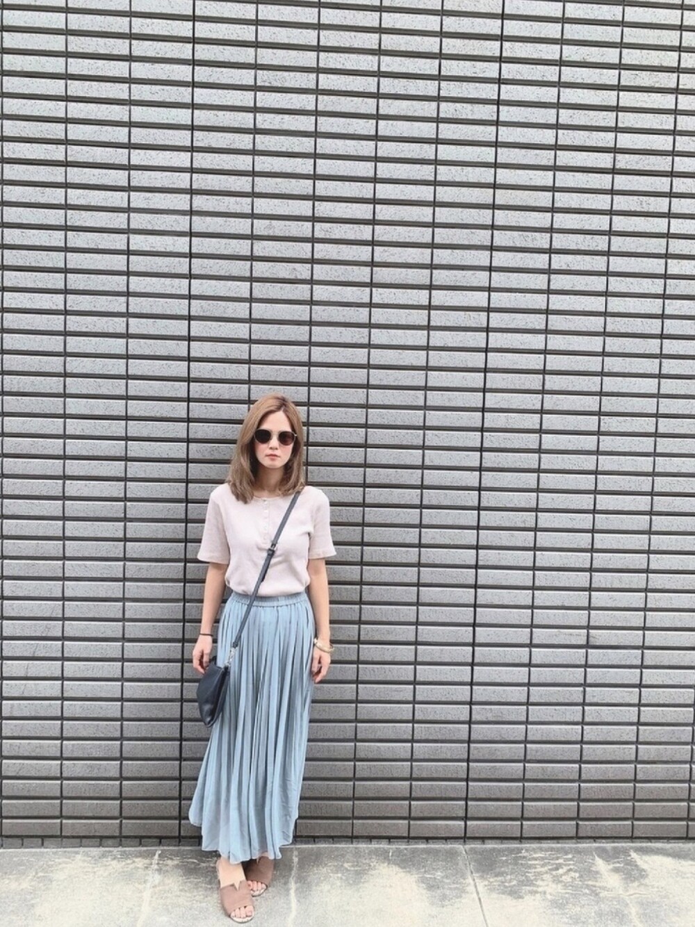 「シンプル、休日スタイル、半袖、スカート、サングラス、オリバーピープルズ」｜「OLIVER PEOPLESのOliver Peoples - Hassett サングラス - unisex - アセテート/金属（めっき） - ワンサイズ（サングラス、ブラウン系）」を使った、DHさん（レディース・153cm）の秋コーディネートの1枚目の写真