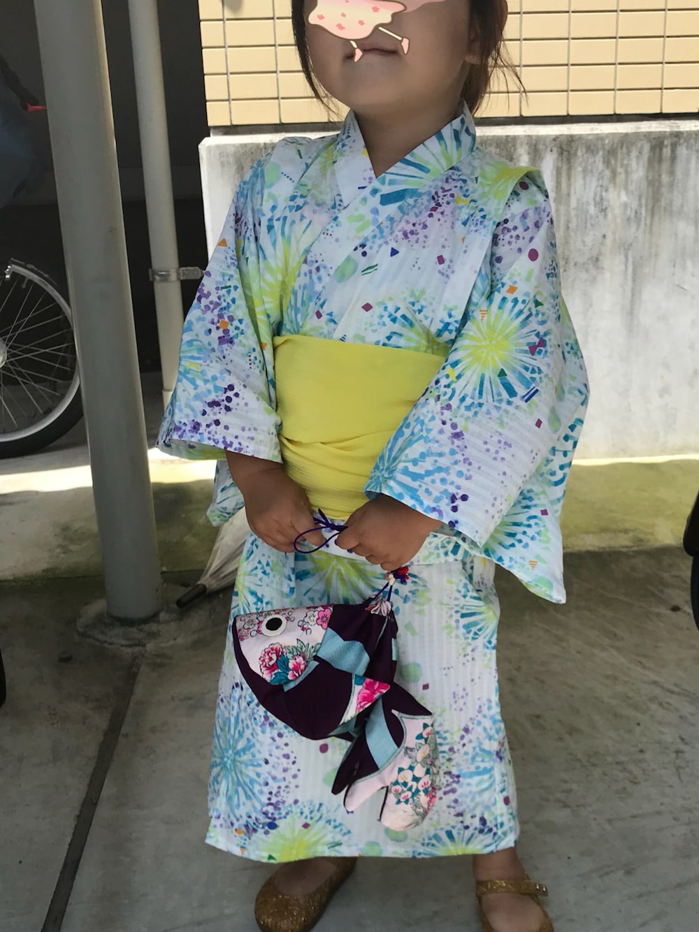 「浴衣 お祭り、夏祭りコーデ、金魚」｜「apres les coursの花火柄浴衣セット（浴衣、ブルー系）」を使った、☆towa☆さん（キッズ・90cm）の夏コーディネートの1枚目の写真