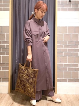 「くすみピンク」｜「アイテム（シャツワンピース）」を使った、yoriさん（レディース・155cm）の秋コーディネート