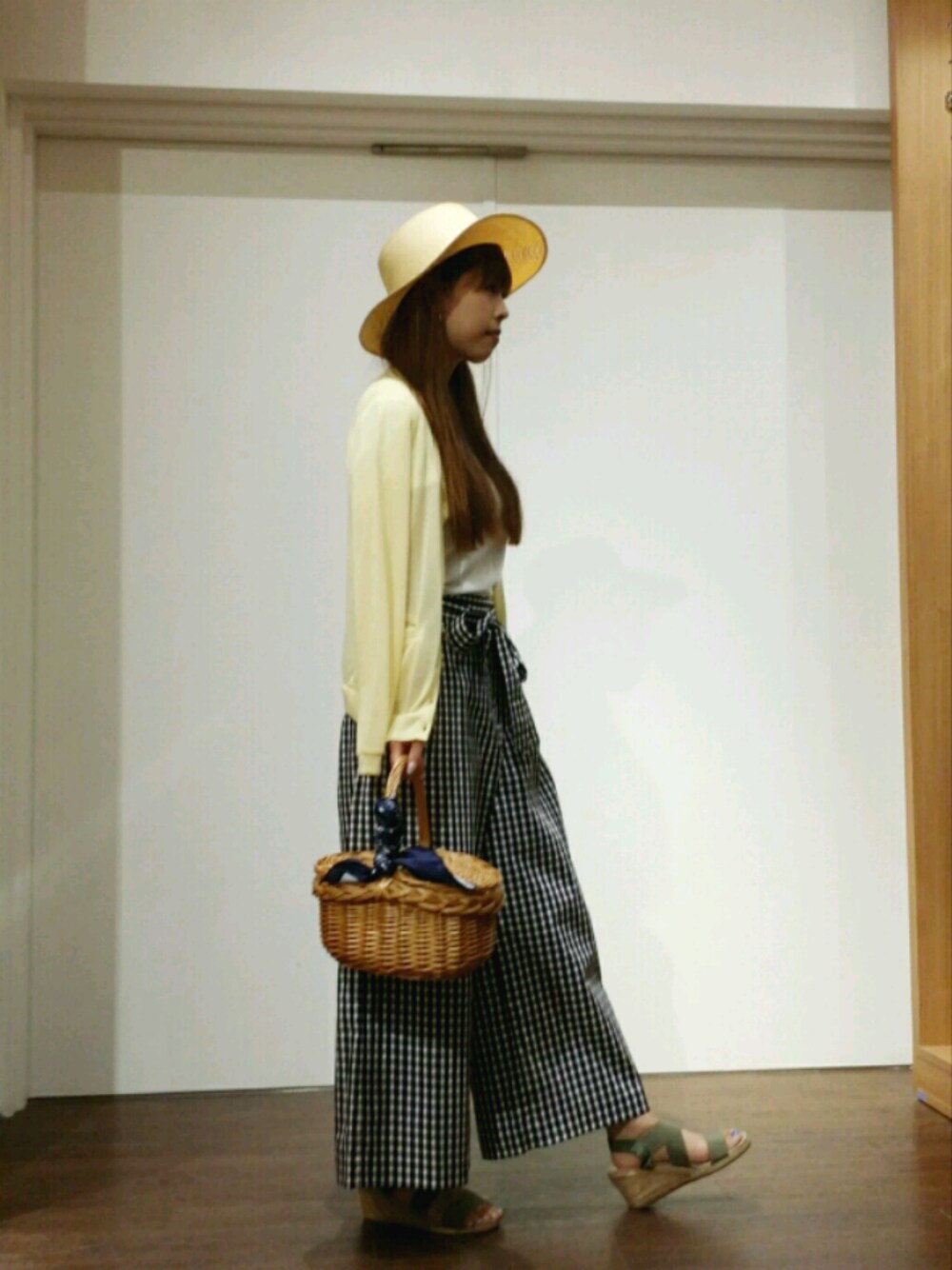 「TRANS CONTINENTSのアイテム（帽子、ベージュ系）」を使った、ushiさん（レディース・153cm）の夏コーディネートの1枚目の写真