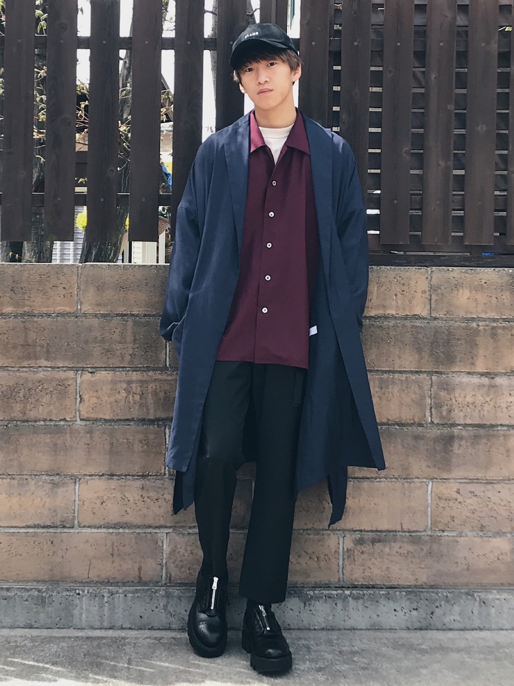 「春コーデ、キレイめ、低身長、キャップ、オーバーサイズ、春アウター、foot the coacher、ガウン、THEE、Bernabeu」｜「CLANEの【CLANE】CLANE CAP 14136-8121（キャップ、ブラック系）」を使った、"yuto"さん（メンズ・165cm）の春コーディネートの1枚目の写真