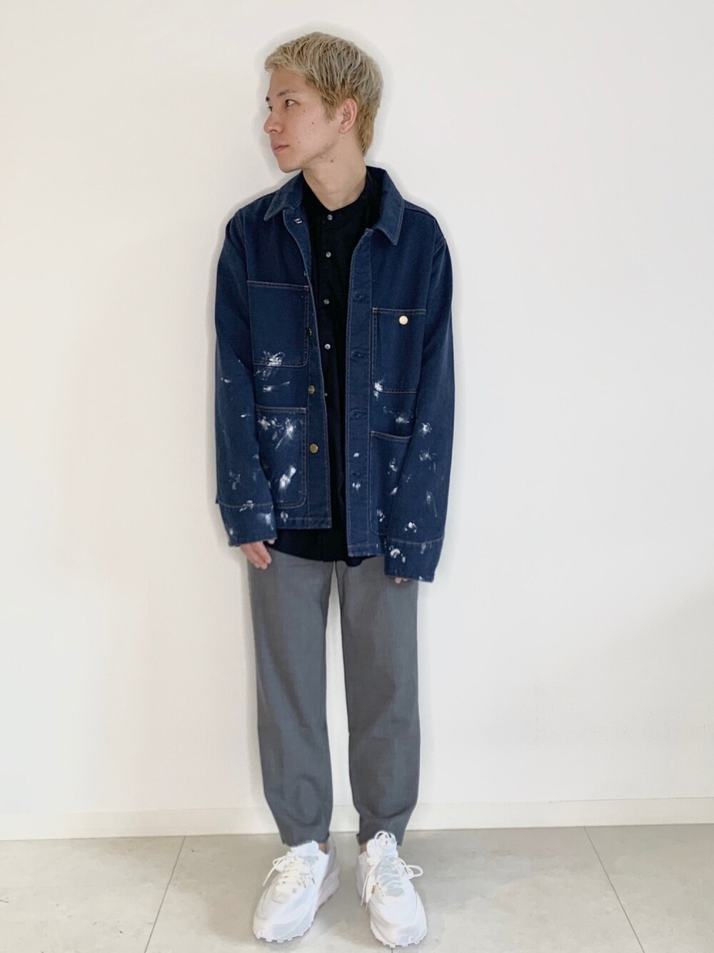 「ワークジャケット、おうちファッション、シンプルコーデ、ACNE、nike sacai、ナイキ、スラックス、シャツスタイル、ユニクロ、デニムジャケット」｜「Acne Studiosのアイテム（デニムジャケット、ブルー系）」を使った、Mr.Okadaさん（メンズ・168cm）の春コーディネートの1枚目の写真