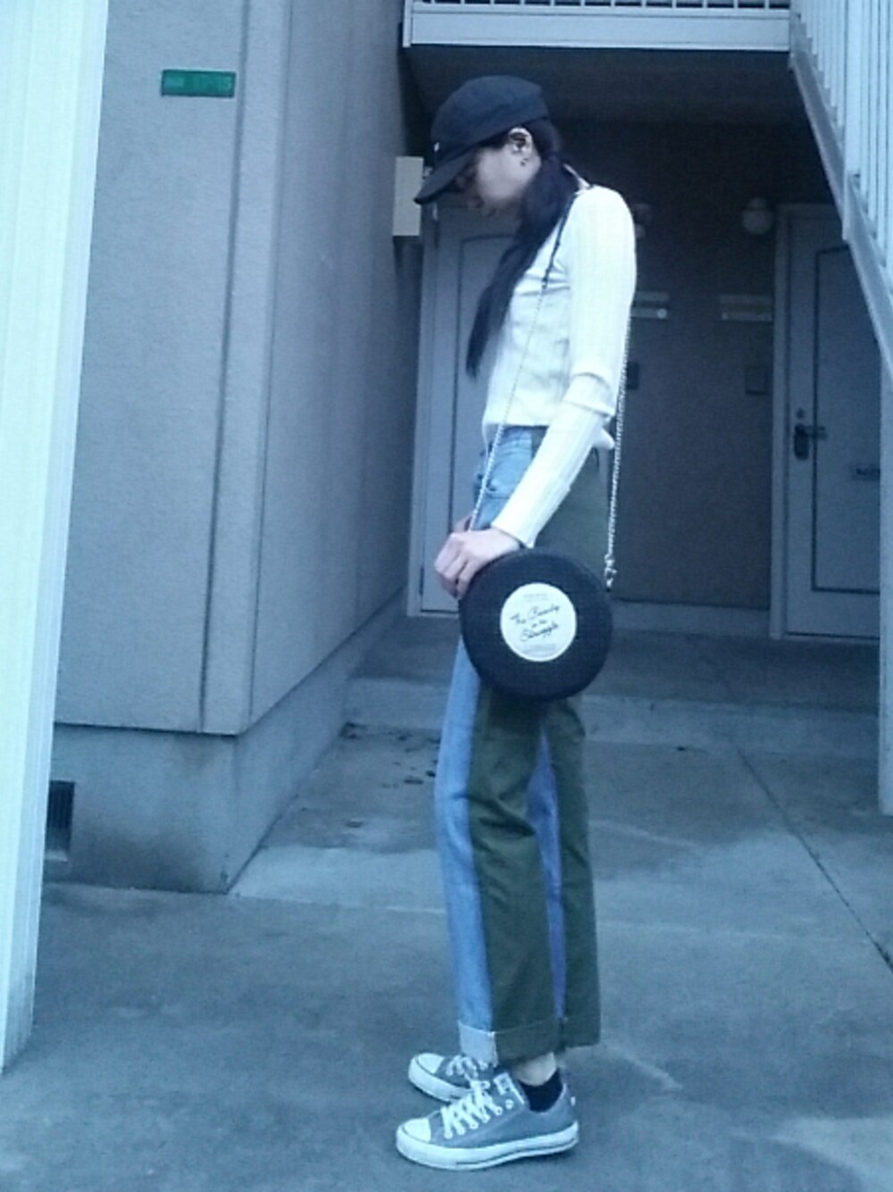 「シンプルコーデ、大人カジュアル、カジュアル、MA-1、異素材デニム、mybest_todayful、TODAYFUL、CAP」｜「MOUSSYのLINEN CAP（キャップ、ブラック系）」を使った、shi-44さん（レディース・165cm）の春コーディネートの1枚目の写真