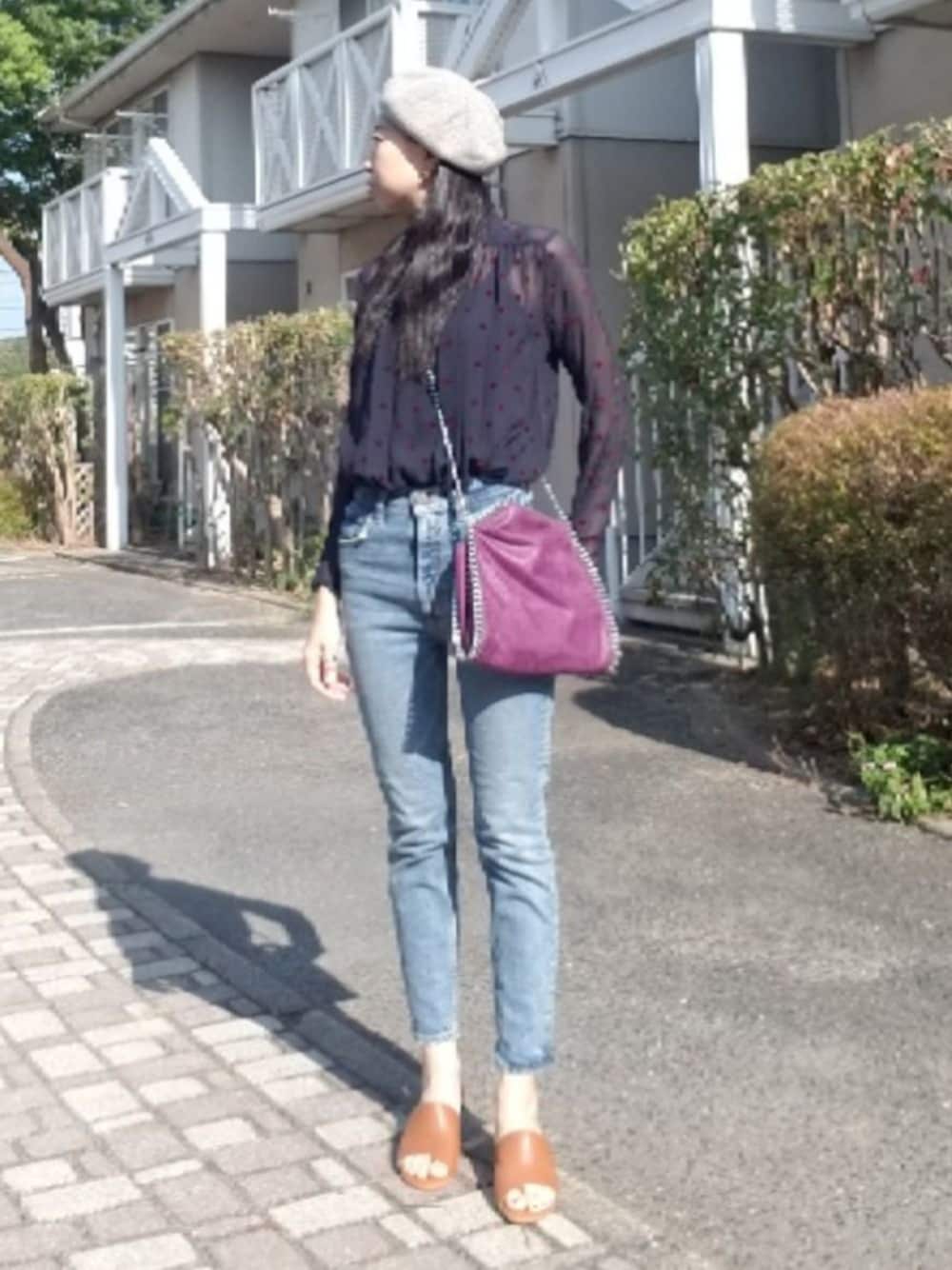 「カジュアルコーデ、秋のコーデ、シンプル、ベレー帽、パープル、タビサンダル、YOSHIYO、デニム」｜「R88のアイテム（ショルダーバッグ、パープル系）」を使った、shi-44さん（レディース・165cm）の夏コーディネートの1枚目の写真