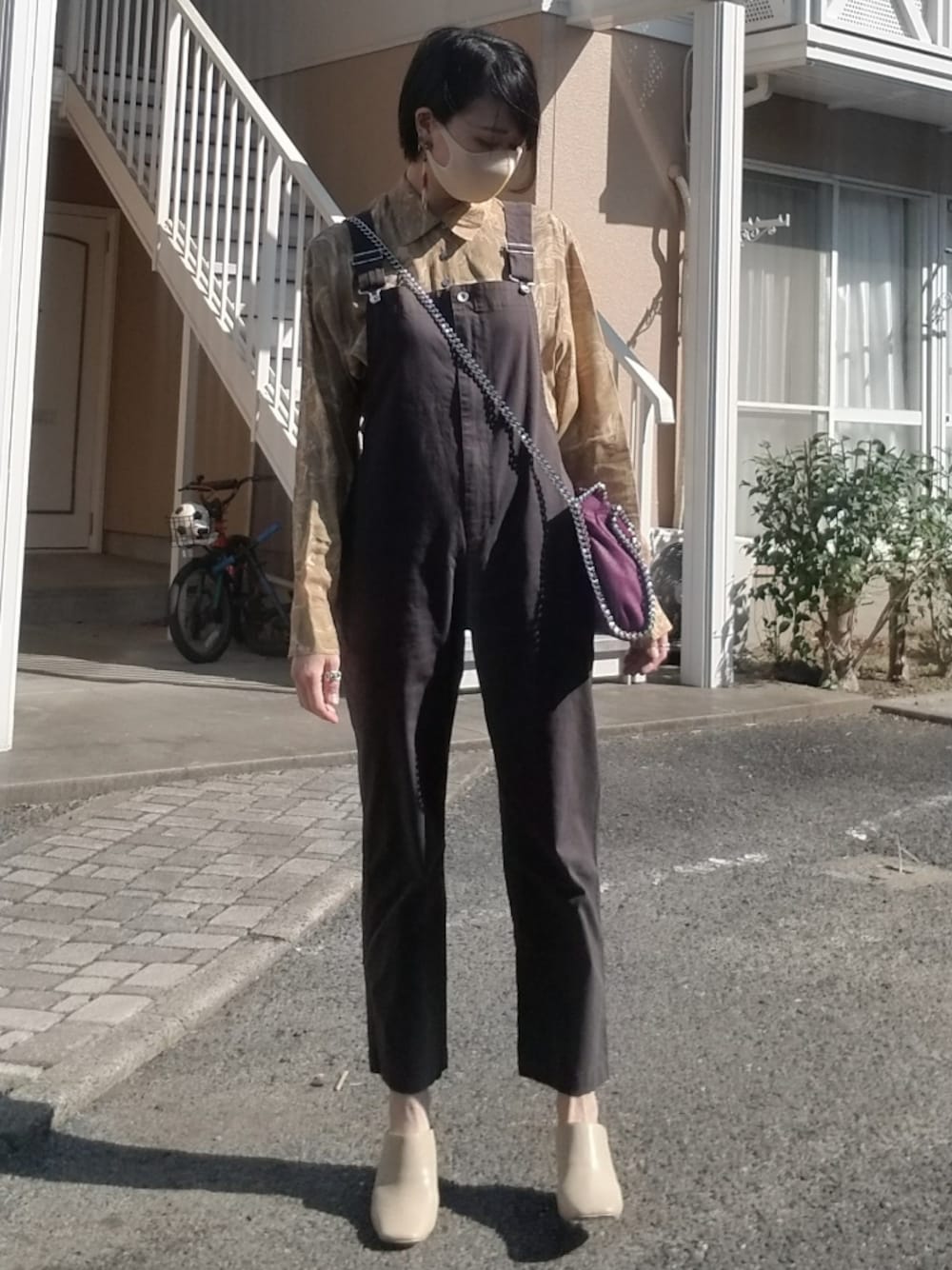 「オトナカジュアル、サロペット、マーブルシャツ、柄シャツ、ショートヘア、サロペ、アンクル丈」｜「TODAYFULのVintageマーブルシャツ（シャツ/ブラウス、グリーン系）」を使った、shi-44さん（レディース・165cm）の冬コーディネートの1枚目の写真
