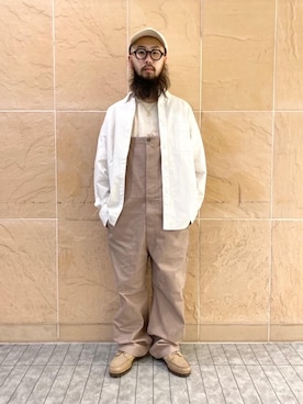 「UNIVERSAL OVERALL（ユニバーサルオーバーオール）のアイテム（オールインワン・サロペット）」を使った、加藤　絹二さん（メンズ・168cm）の秋コーディネート