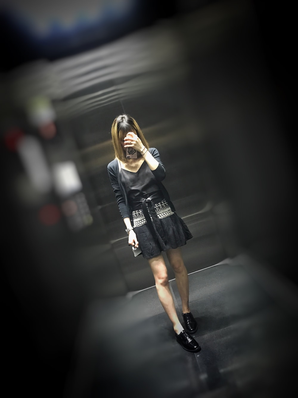 「ZARAのアイテム（スカート、ブラック系）」を使った、Shellさん（レディース・164cm）の夏コーディネートの1枚目の写真