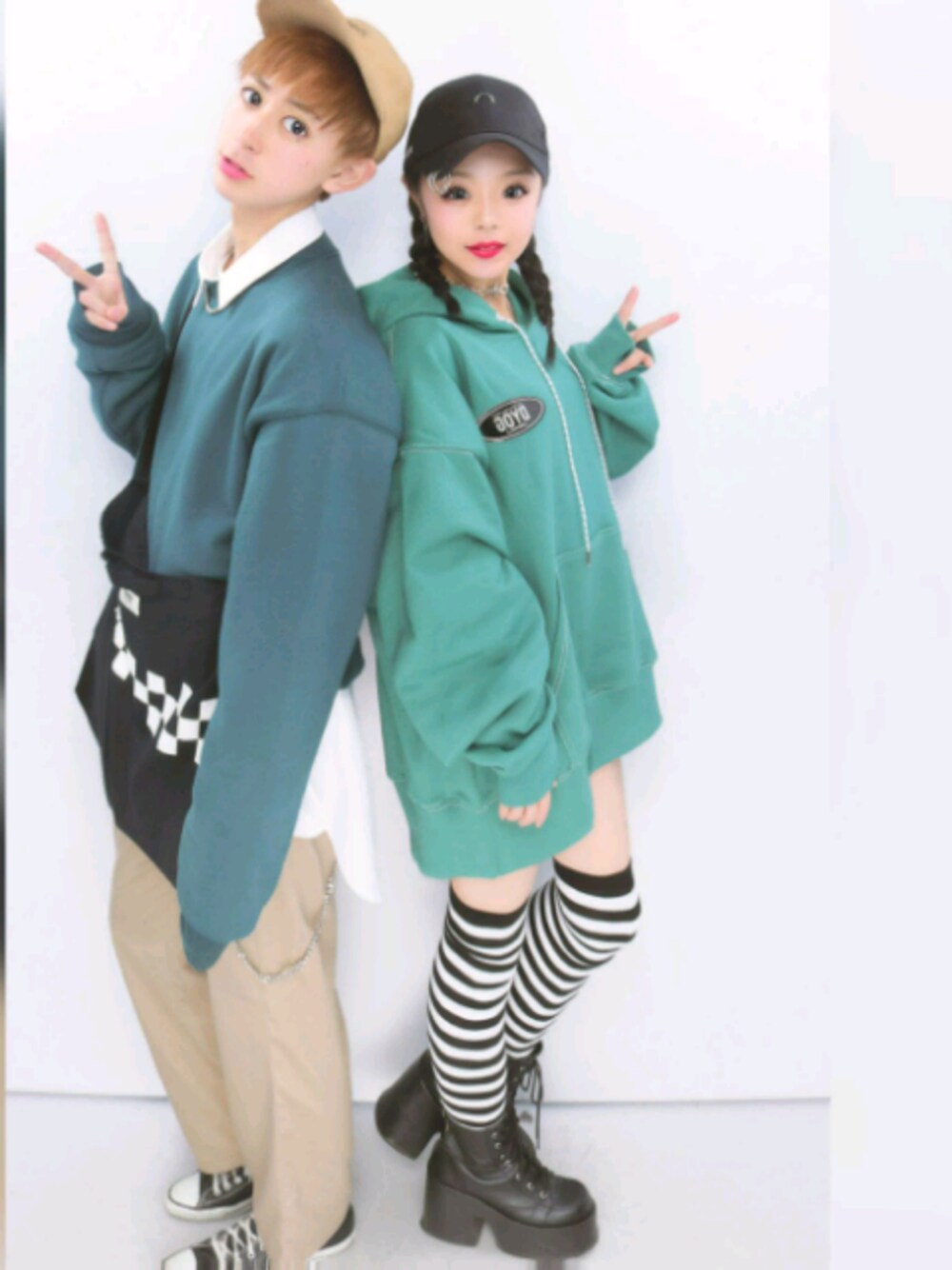 「カジュアル、原宿、ゆるコーデ、WEGO、converse、VANS、カップル」｜「XUのアイテム（パーカー、グリーン系）」を使った、優馬さん（メンズ・168cm）の春コーディネートの1枚目の写真