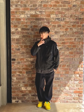 「SCHOTT」｜「アイテム（マウンテンパーカー）」を使った、MELO×YHさん（メンズ・181cm）の春コーディネート
