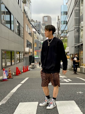 「SCHOTT」｜「アイテム（スウェット）」を使った、MELO×YHさん（メンズ・181cm）の春コーディネート