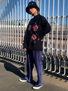 「バラ柄」｜「アイテム（スウェットパンツ）」を使った、じゅんなさん（レディース・153cm）の冬コーディネート