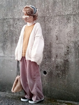 「earth music&ecology（アースミュージックアンドエコロジー）のアイテム（スリッポン、ブラック系）」を使った、piiiikoさん（レディース・152cm）の冬コーディネート