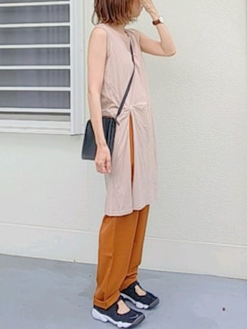 「スリット」｜「アイテム（アナログ腕時計）」を使った、piiiikoさん（レディース・152cm）の夏コーディネート