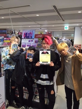 「Saint Laurent」｜「アイテム（ブルゾン）」を使った、YUKI（MADKID）さん（メンズ・175cm）の冬コーディネート