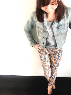 「花柄パンツ」｜「アイテム（デニムジャケット）」を使った、lino＊alohaさん（レディース・160cm）の冬コーディネート