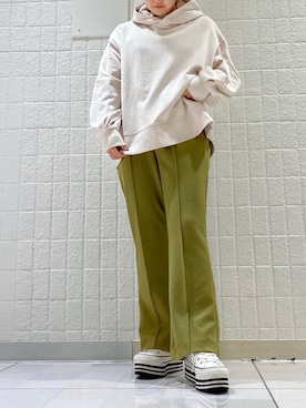 「アイテム（パーカー）」を使った、ERIさん（レディース・151cm）の秋コーディネート