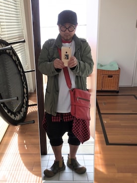 「アイテム（ミリタリージャケット）」を使った、かべちゃんさん（メンズ・171cm・50代）の春コーディネート