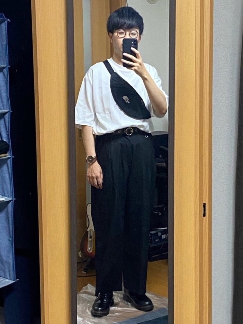 「夏コーデ、ユニクロ、UNIQLO U、タックイン、ワイドパンツ、オーバーサイズ、低身長」｜「UNIQLOのエアリズムコットンオーバーサイズTシャツ（5分袖）（Tシャツ/カットソー、ホワイト系）」を使った、koさん（メンズ・165cm）の春コーディネートの1枚目の写真