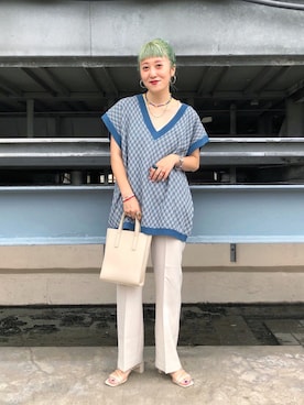 「LOWRYS FARM（ローリーズファーム）のＤＲＹカラーフレアパンツ　941232（その他パンツ）」を使った、あみこさん（レディース・156cm）の夏コーディネート
