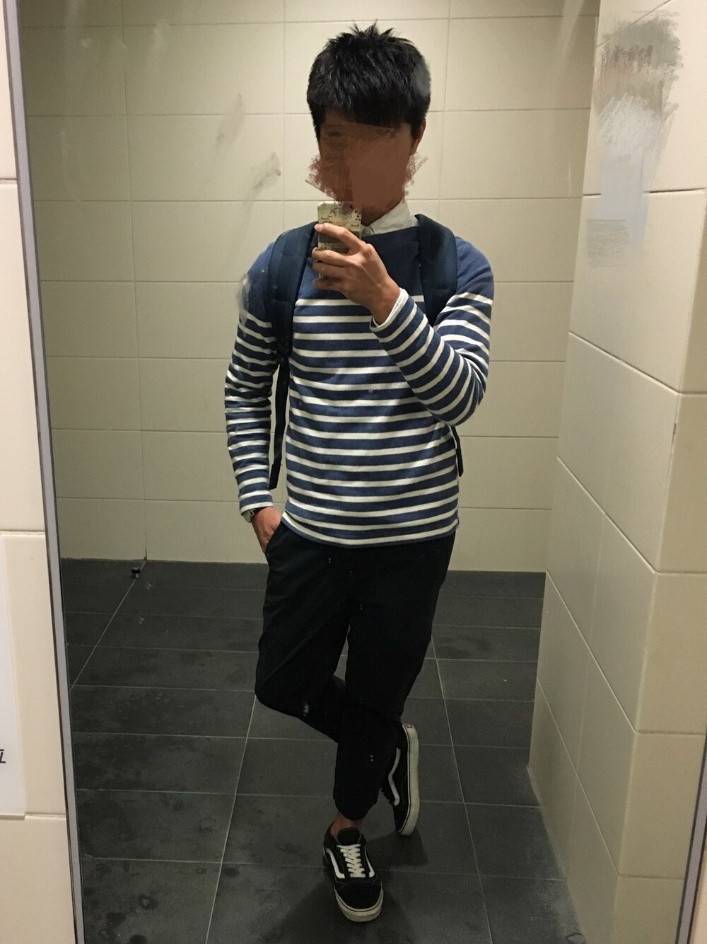 「casual、MUJI、Daniel Wellington、VANS」｜「VANSのアイテム（スニーカー、ブラック系）」を使った、Terence Leeさん（メンズ・174cm）の春コーディネートの1枚目の写真