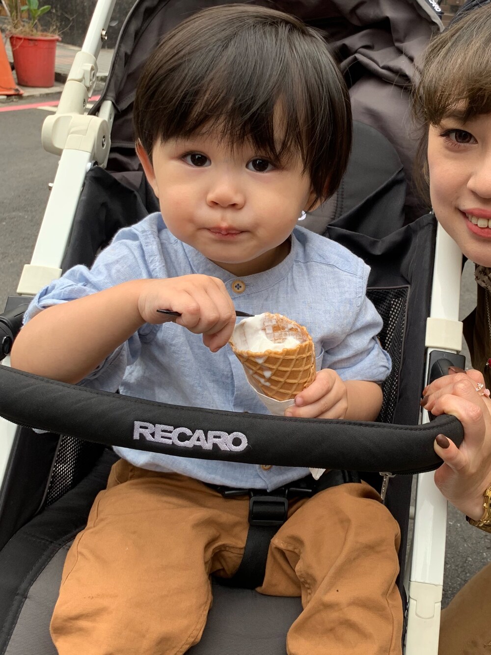 「ZARA KIDSのアイテム（シャツ/ブラウス、ブルー系）」を使った、Tsubasa Houさん（キッズ・80cm）の秋コーディネートの1枚目の写真