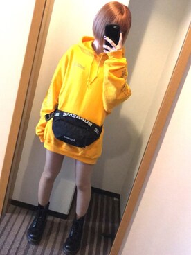 「Supreme （シュプリーム）のアイテム（ボディバッグ/ウエストポーチ、ブラック系）」を使った、REIさん（レディース・154cm）の春コーディネート