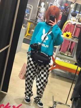 「Supreme （シュプリーム）のアイテム（ボディバッグ/ウエストポーチ、ブラック系）」を使った、REIさん（レディース・154cm）の春コーディネート