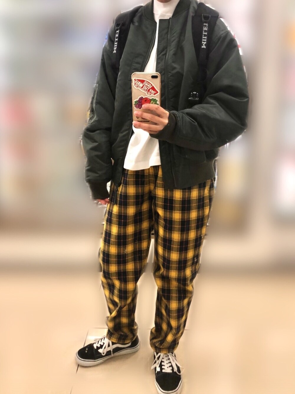 「やっぱりストリートが好き、ストリート、スニーカー、VANS、ママコーデ、ボーイッシュ、メンズライク、MA-1、カジュアルコーデ、チェック」｜「JOURNAL STANDARD relumeの◆【19FW】CALIFORNIA パターン シェフパンツ（その他パンツ、イエロー系）」を使った、ち。さん（レディース・160cm）の秋コーディネートの1枚目の写真
