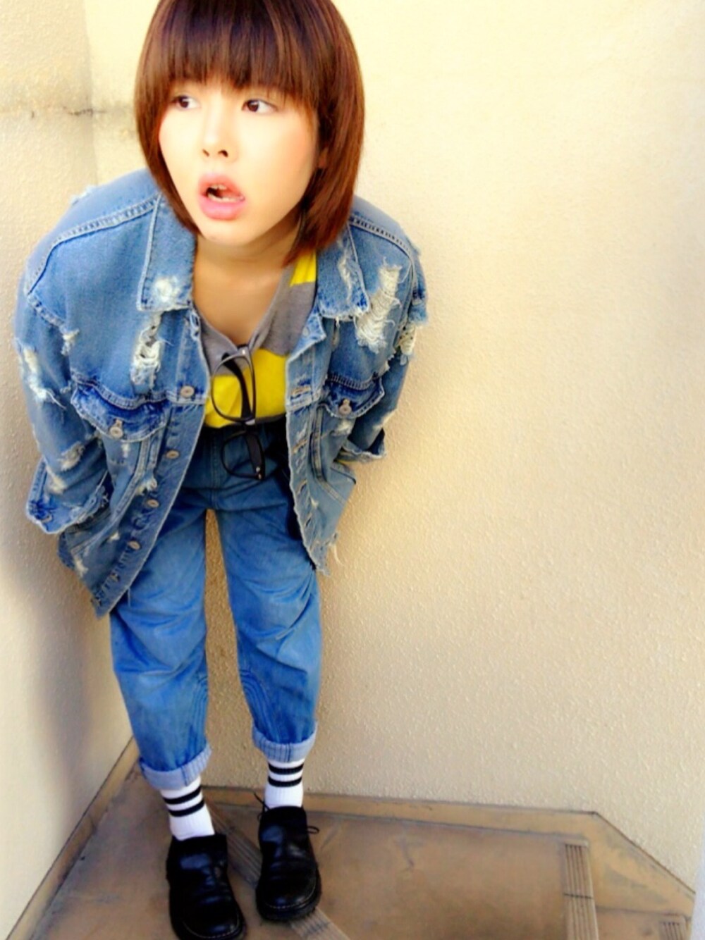 「デニム×デニム、デニム、ブーツ、ダメージデニム、ツモリチサト(TSUMORI CHISATO)、ZARA」｜「ZARAのアイテム（デニムジャケット、ブルー系）」を使った、みのまるさん（レディース・161cm）の秋コーディネートの1枚目の写真