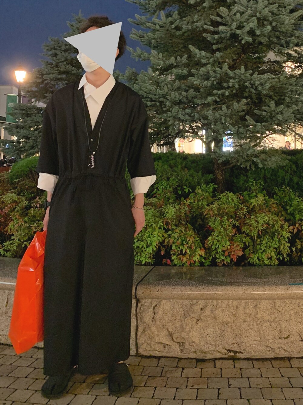 「休日スタイル、モード、サンダル、ブラック、モノトーン、韓国ファッション、お洒落さんとつながりたい、今日のコーデ、シンプルコーデ、オトナカジュアル」｜「韓国ブランドのアイテム（つなぎ/オールインワン、ブラック系）」を使った、N△G△NEGIさん（メンズ・178cm）の夏コーディネートの1枚目の写真