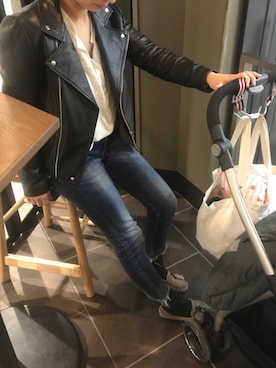 「Ungrid（アングリッド）のインディゴフレイドヘムストスリ（デニムパンツ）」を使った、kotanさん（レディース・156cm）の春コーディネート