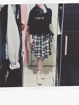 「WTAPS（ダブルタップス）のアイテム（Tシャツ/カットソー、ブラック系）」を使った、tenderさん（レディース・153cm）の秋コーディネート