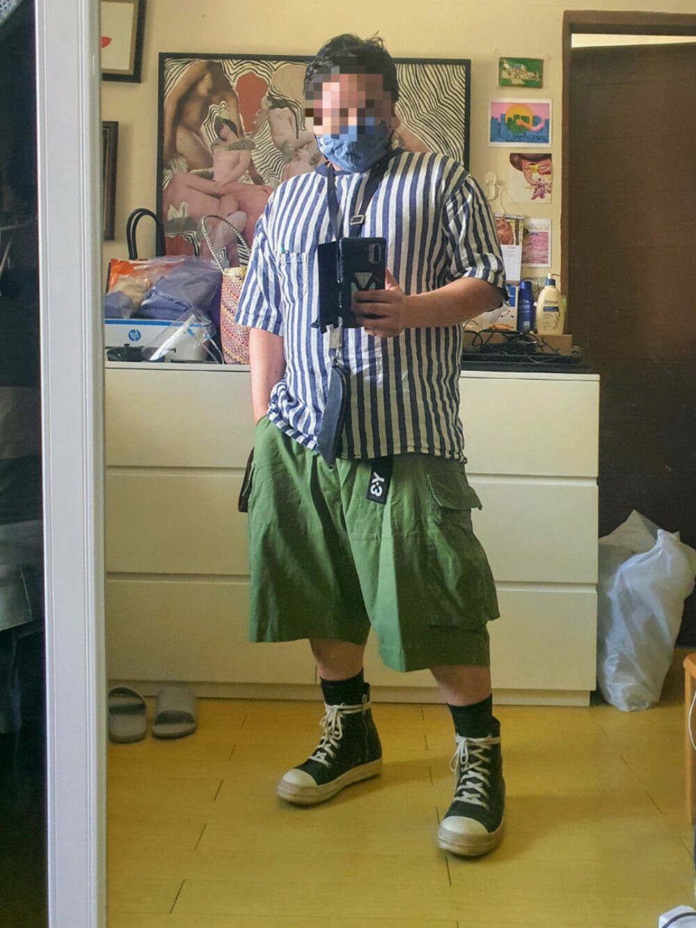 「Nigel Cabournのアイテム（パンツ、グリーン系）」を使った、Tim Ngさん（メンズ・163cm）の秋コーディネートの1枚目の写真