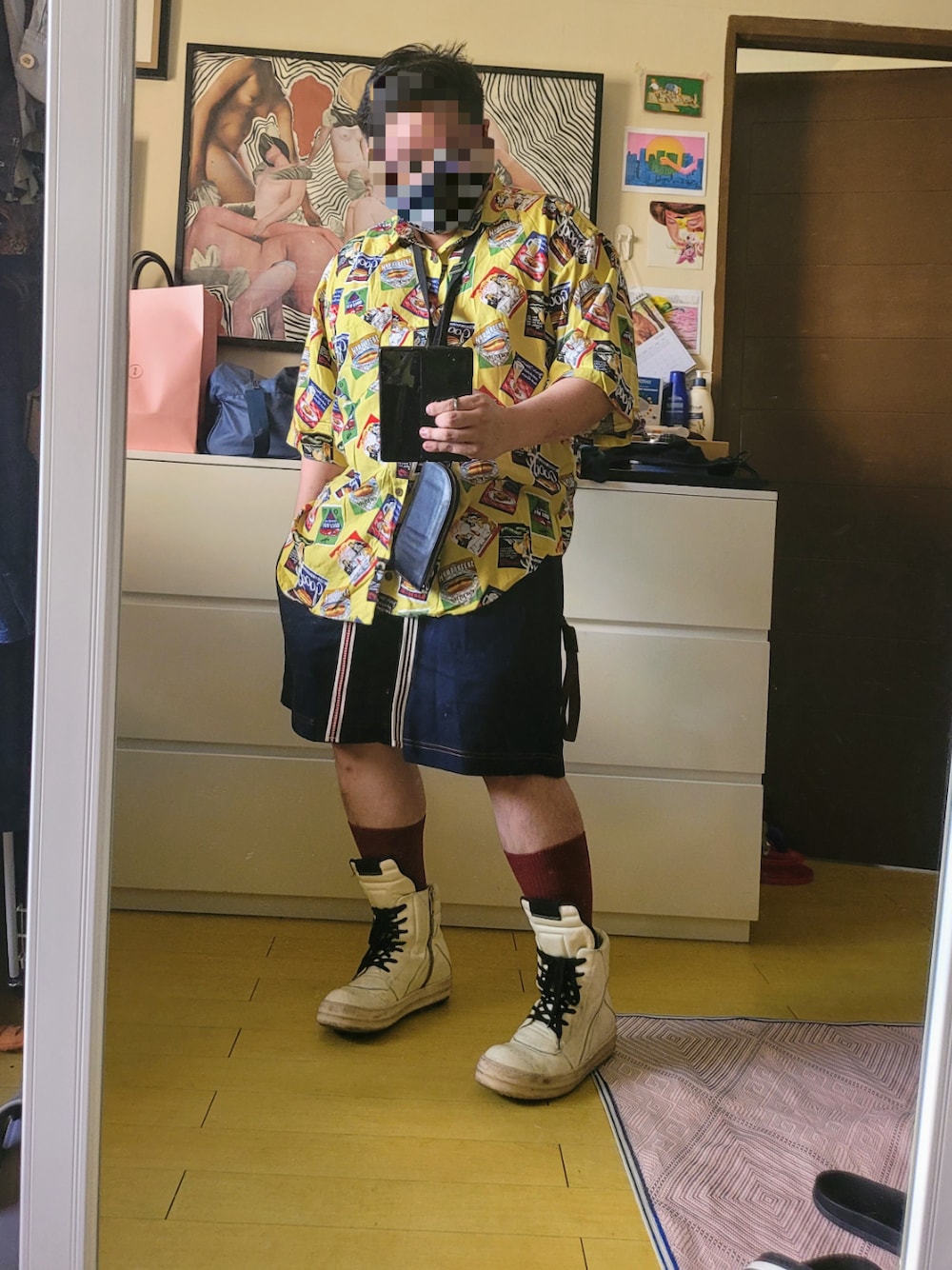 「BARACUTAのアイテム（トップス、イエロー系）」を使った、Tim Ngさん（メンズ・163cm）の秋コーディネートの1枚目の写真